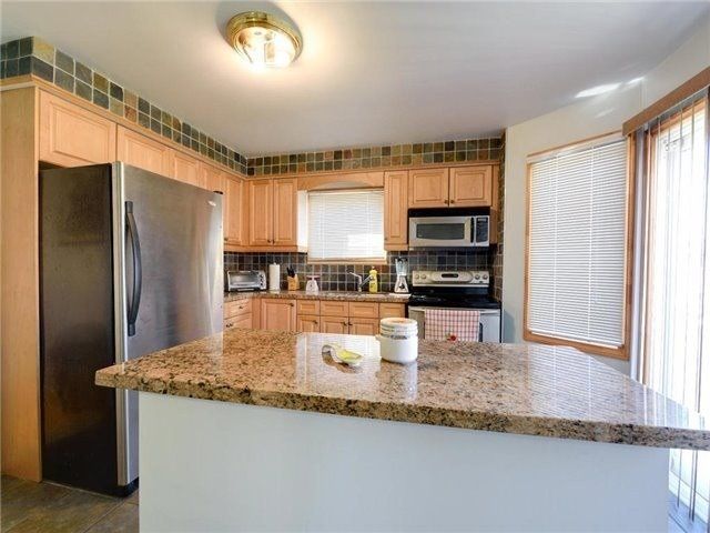 33 Erla Crt, Markham, L4G 7B9 | Image 2