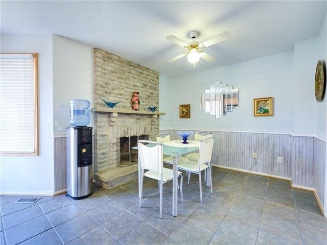 33 Erla Crt, Markham, L4G 7B9 | Image 3