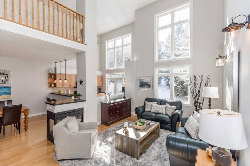 962 On Bogart Circ, Newmarket, L3Y8T4 | Image 3