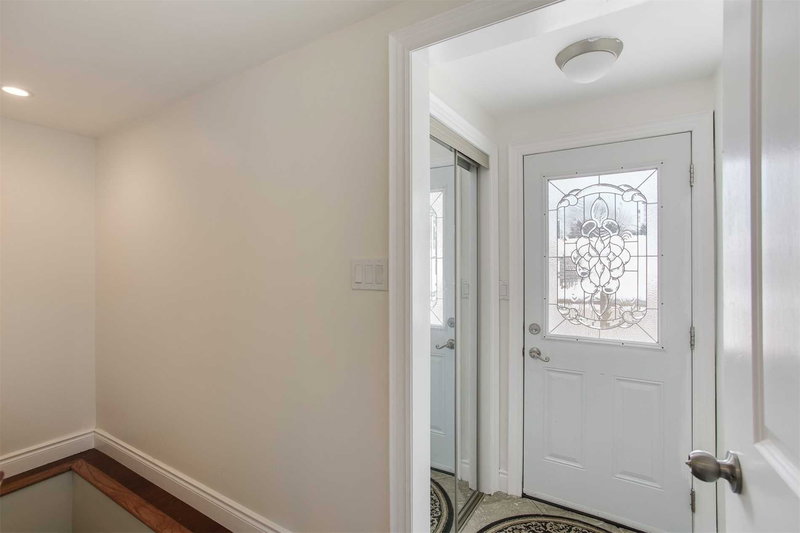 10 Victor Dr, Whitchurch-Stouffville, L4A7X3 | Image 2