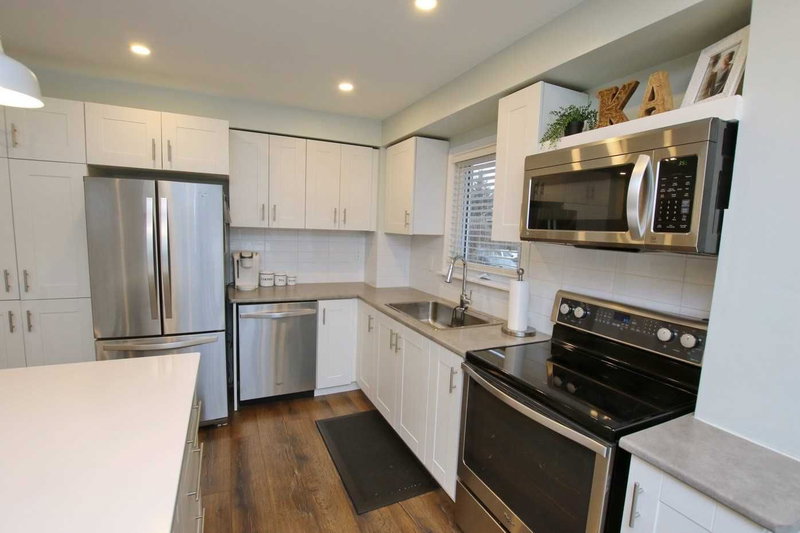 11 Hammell Blvd, New Tecumseth, L0G1W0 | Image 3