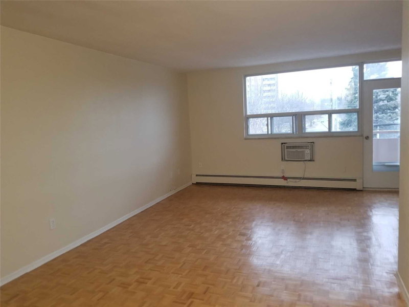 303 - 67 Richmond St, Richmond Hill, L4C3Y3 | Image 3