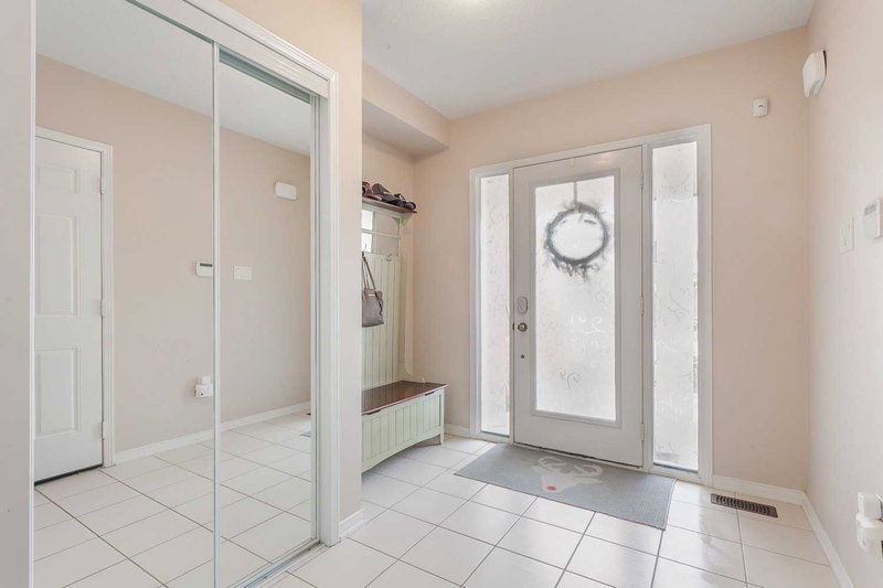 102 John Davis Gate, Whitchurch-Stouffville, L4A1T8 | Image 2