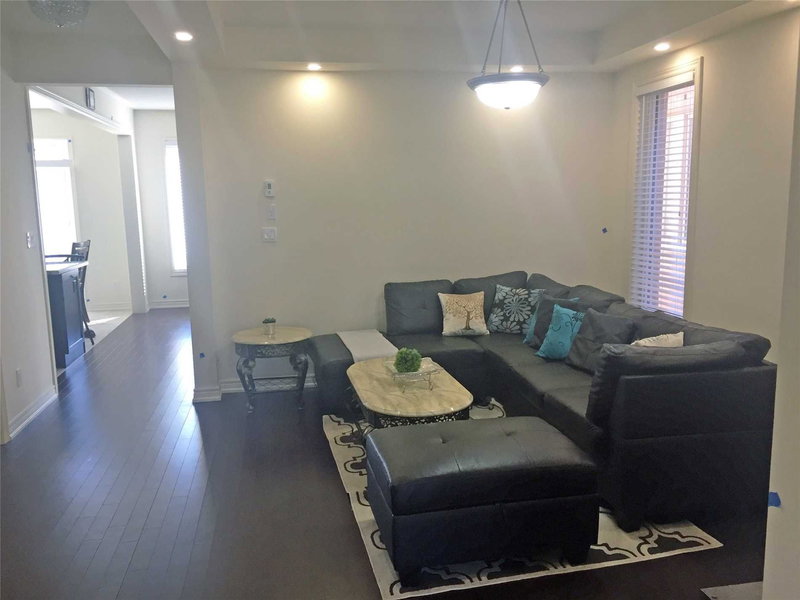 39 Walls Cres, New Tecumseth, L0G1W0 | Image 2