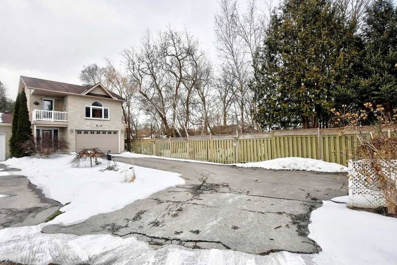 276 Sheridan Crt, Newmarket, L3Y8P9 | Image 2