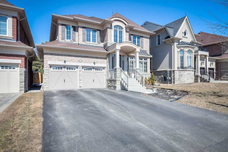 95 Vines Pl, Aurora, L4G0R7 | Image 2