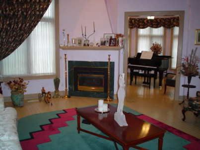 661 Wellington St W, Aurora, L4G6J7 | Image 2