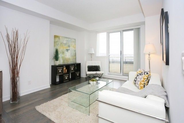 704 - 9205 Yonge St, Richmond Hill, L4C6Z2 | Image 3