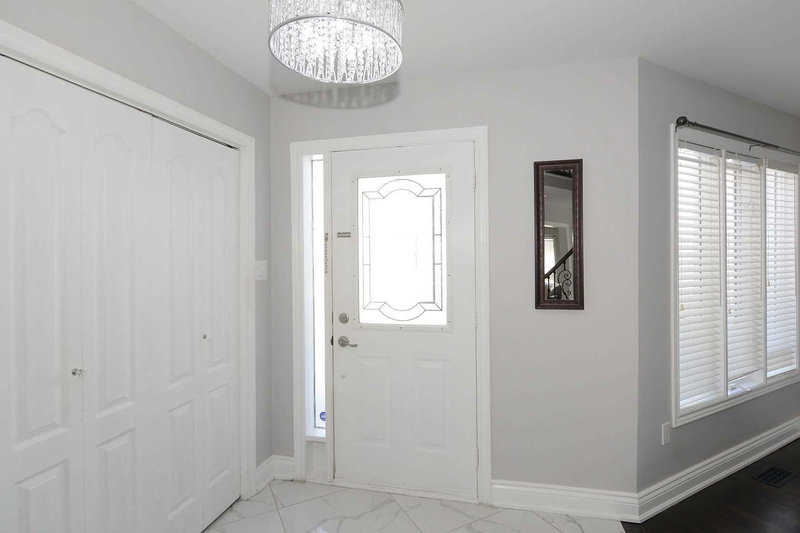 97 Depeuter Cres, Bradford West Gwillimbury, L3Z3A2 | Image 3