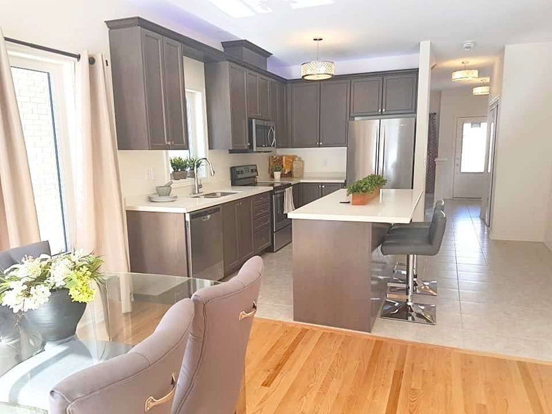 37 Kavanagh Ave, East Gwillimbury, L9N0P6 | Image 2