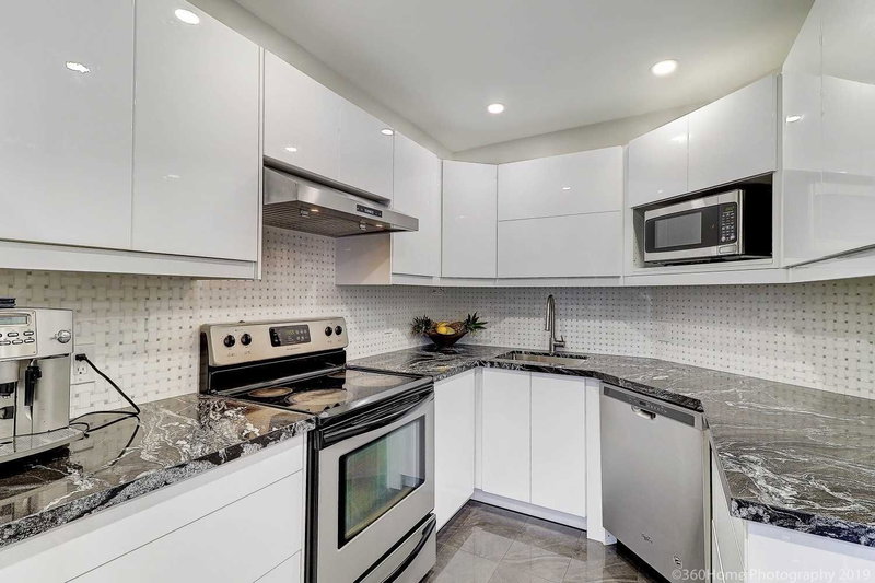 96 - 151 Townsgate Dr, Vaughan, L4J8J7 | Image 3