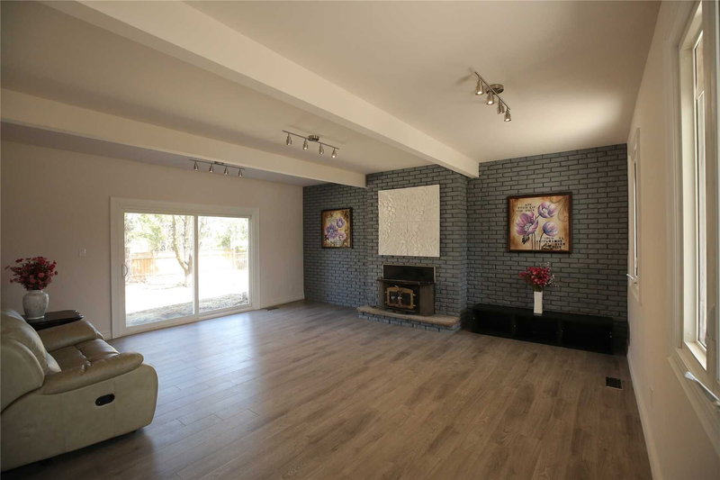 344 Steeles Ave E, Markham, L3T1A8 | Image 2