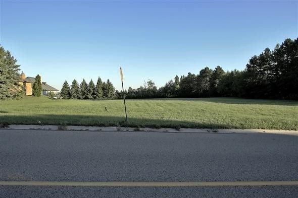 655 Woodland Acres Cres, Vaughan, L6A1G2 | Image 3