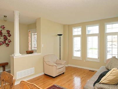 27 Treasure Rd, Vaughan, L6A2Y7 | Image 2