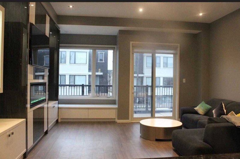 3910 Major Mackenzie Dr, Vaughan, L4H4J9 | Image 2