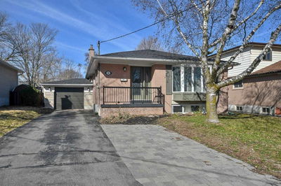 Detached House sold at 32 Collins Crescent, Aurora, Aurora Heights, L4G 2W2 - MLS: N4421098