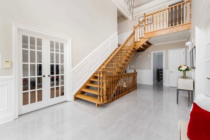 75 Rachelle Crt, Vaughan, L4L1A6 | Image 2