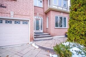 23 Brookeview Dr, Aurora, L4G6N1 | Image 2