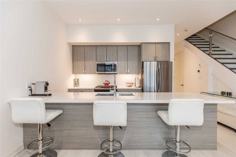 3687 Riva Ave, Innisfil, L9S 0L5 | Image 2