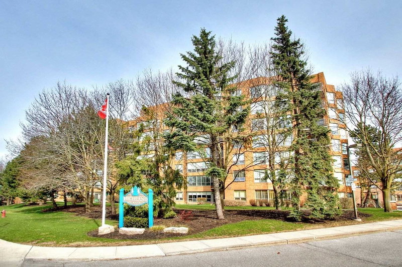 305 - 14924 Yonge St, Aurora, L4G 6H7 | Image 2