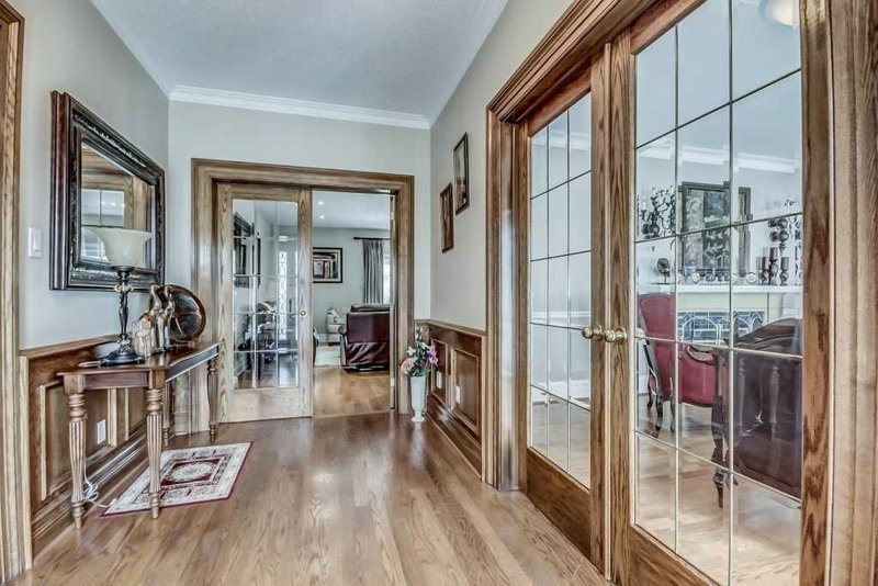 33 Carolwood Cres, Markham, L3S4T2 | Image 3