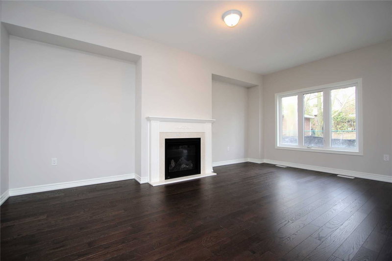 13 Charmuse Lane, East Gwillimbury, L9N 1K9 | Image 3