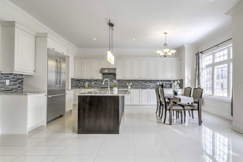 11 Yates Ave, Vaughan, L6A 4X5 | Image 3