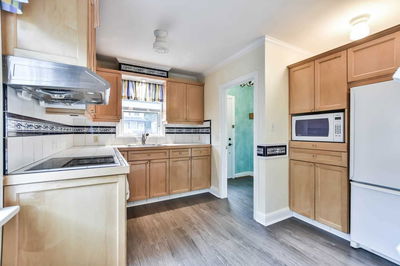48 Elmwood Ave, Richmond Hill - Harding image-0-3