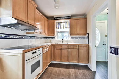 48 Elmwood Ave, Richmond Hill - Harding image-0-4