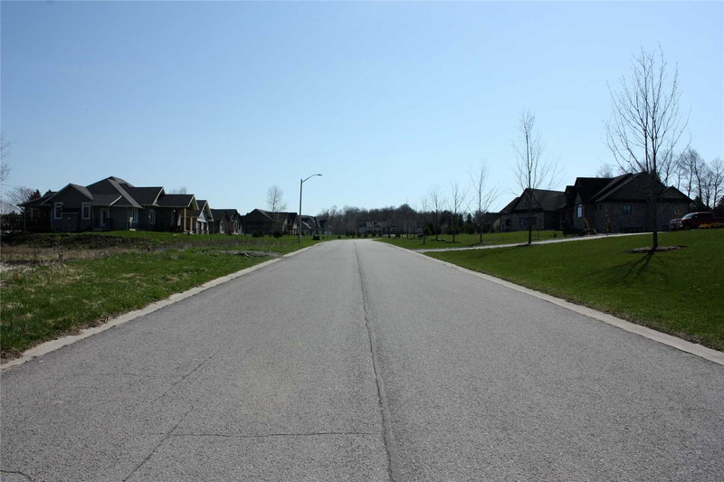 130 Dale Cres, Bradford West Gwillimbury, L0L1L0 | Image 2