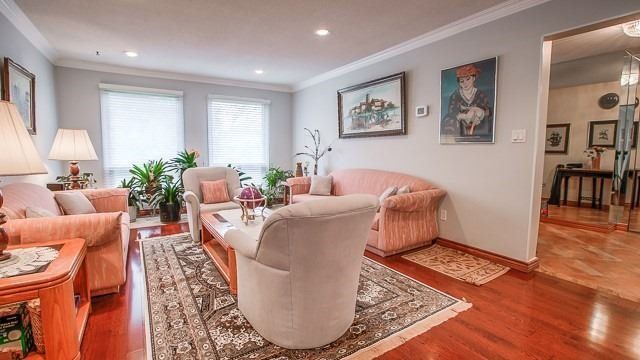 12 Granada Crt, Markham, L3T4V4 | Image 3