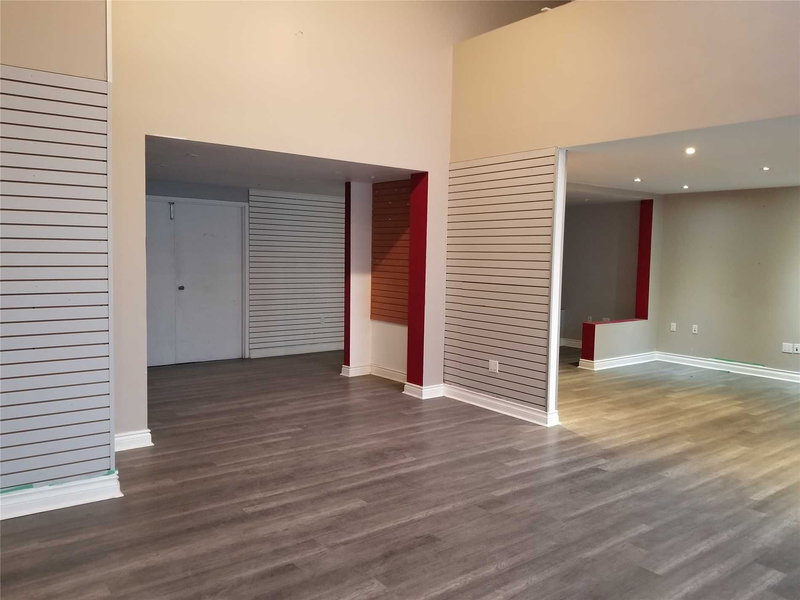 11 - 170 West Beaver Creek Rd, Richmond Hill, L4B 1L6 | Image 2