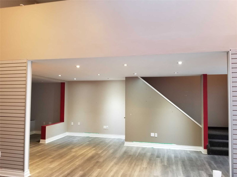 11 - 170 West Beaver Creek Rd, Richmond Hill, L4B 1L6 | Image 3