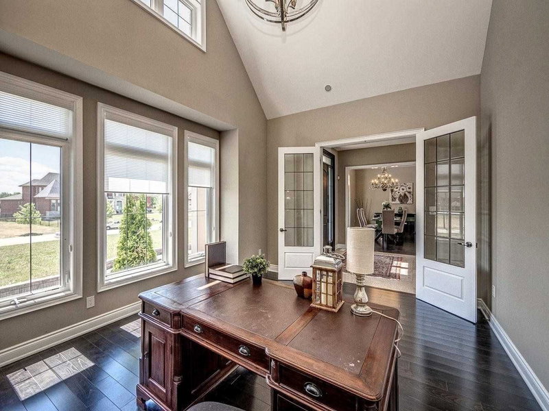 15 Pine Vista Ave, Whitchurch-Stouffville, L4A1R9 | Image 2