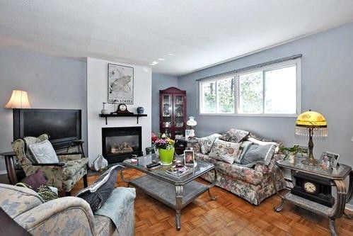 59 Thomas Shepperd Dr, East Gwillimbury, L0G1H0 | Image 3