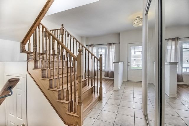 37 Kavanagh Ave, East Gwillimbury, L9N0P6 | Image 2