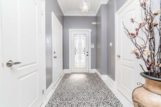 54 English Oak Dr, Richmond Hill, L4E3W2 | Image 2