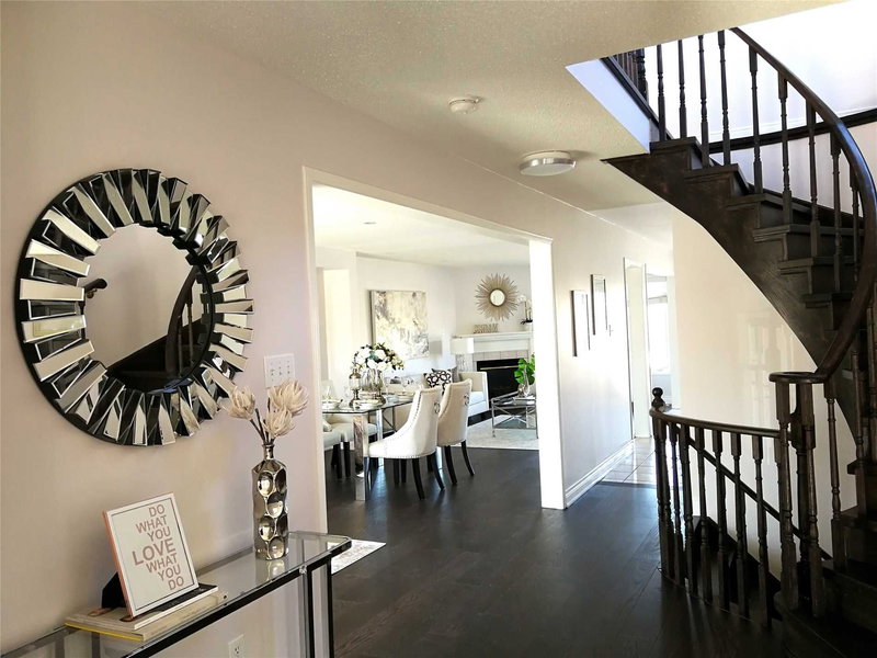 212 Yellowood Circ, Vaughan, L4J8M4 | Image 2