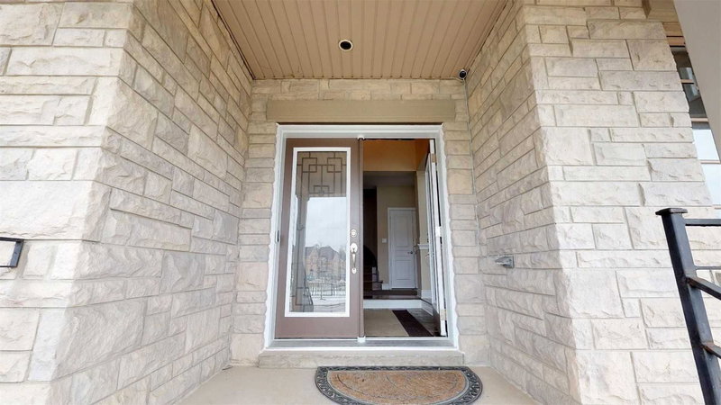 462 Worthington Ave, Richmond Hill, L4E4R6 | Image 2
