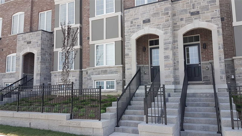 340 Clay Stones St, Newmarket, L3X0M1 | Image 3