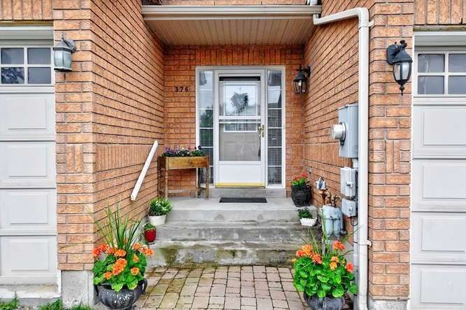 376 Rannie Rd, Newmarket, L3X2N3 | Image 2