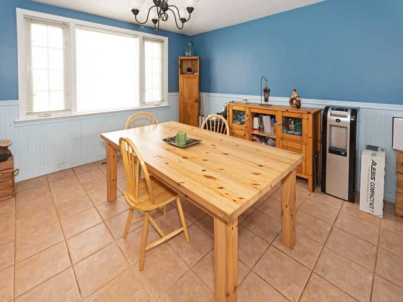 107 Lakeland Cres, Richmond Hill, L4E3A1 | Image 3