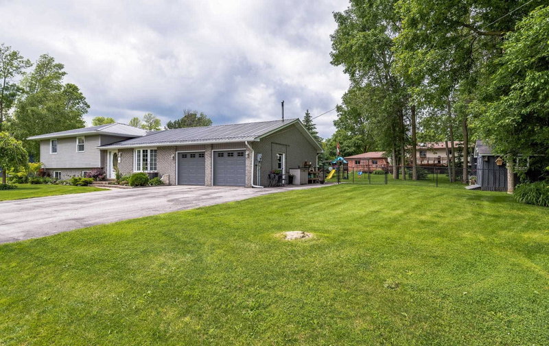 72 Douglas St, Georgina, L0E1R0 | Image 2