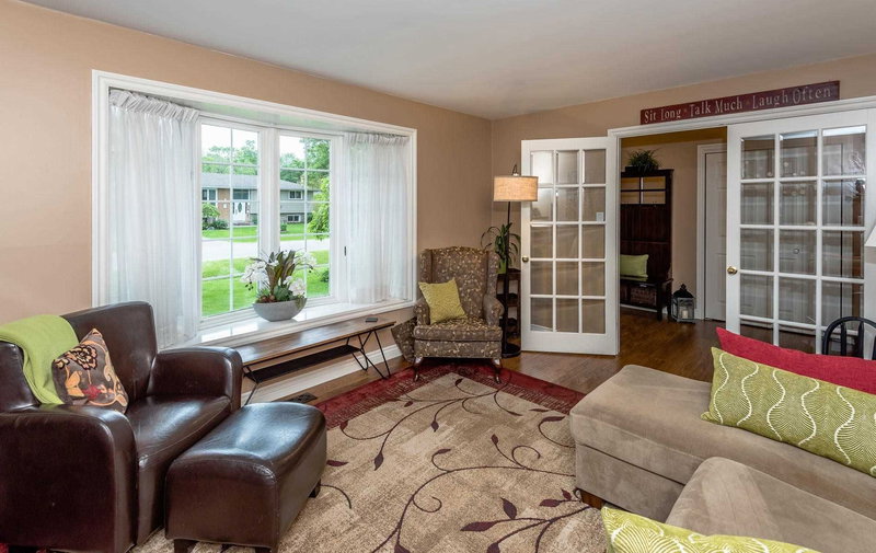 72 Douglas St, Georgina, L0E1R0 | Image 3