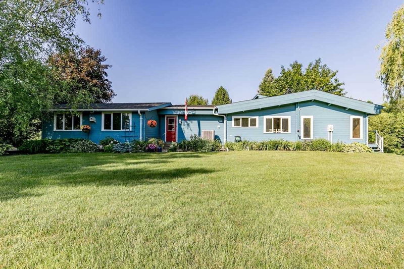 26 Orchard Crt, East Gwillimbury, L0G1M0 | Image 2