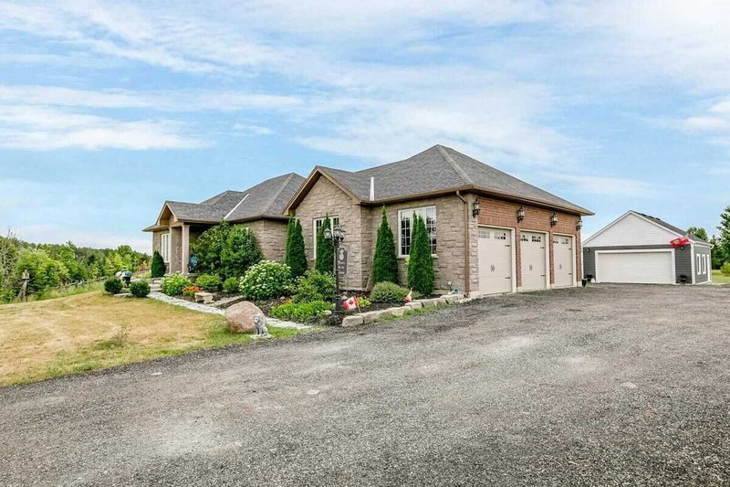 2 Harry Parker Pl W, Adjala-Tosorontio, L0M 1J0 | Image 3