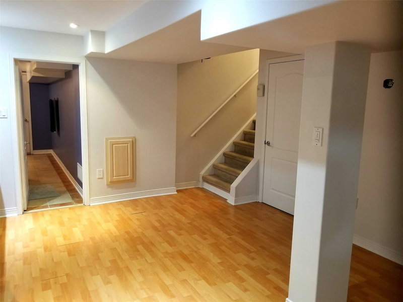 135 Professor Day Dr, Bradford West Gwillimbury, L3Z3B9 | Image 3