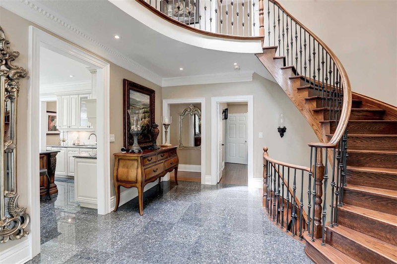 2 Mumberson Crt, Markham, L6C1Y4 | Image 2