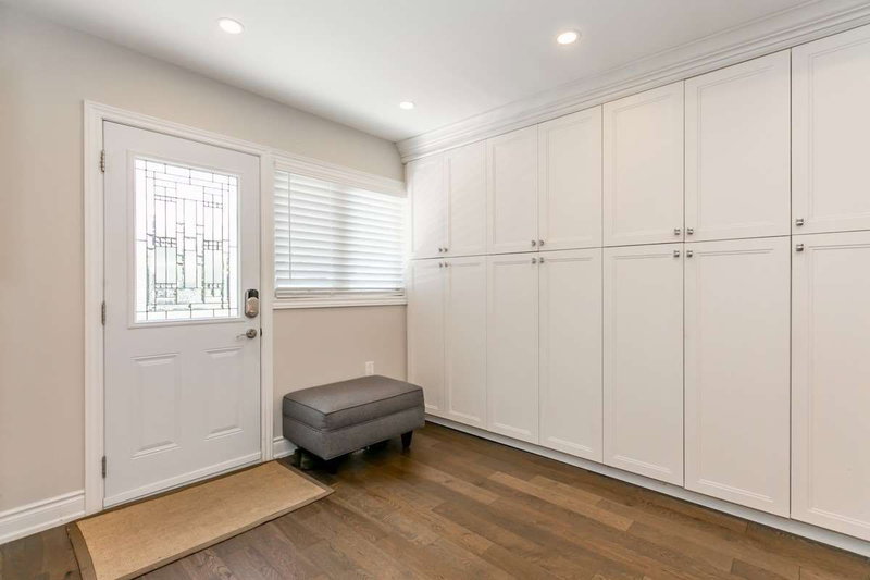 79 De La Salle Blvd, Georgina, L0E1L0 | Image 2