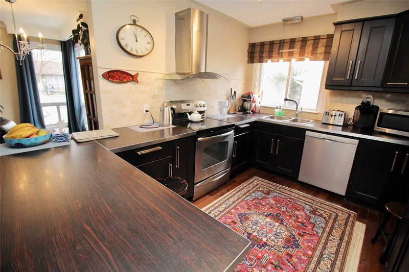 348 Boisdale Ave, Richmond Hill, L4C1R3 | Image 2